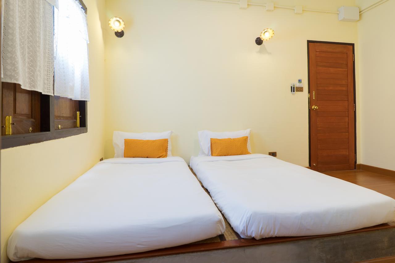Manon Sleepeatdrink Bed and Breakfast Chiang Mai Exteriör bild