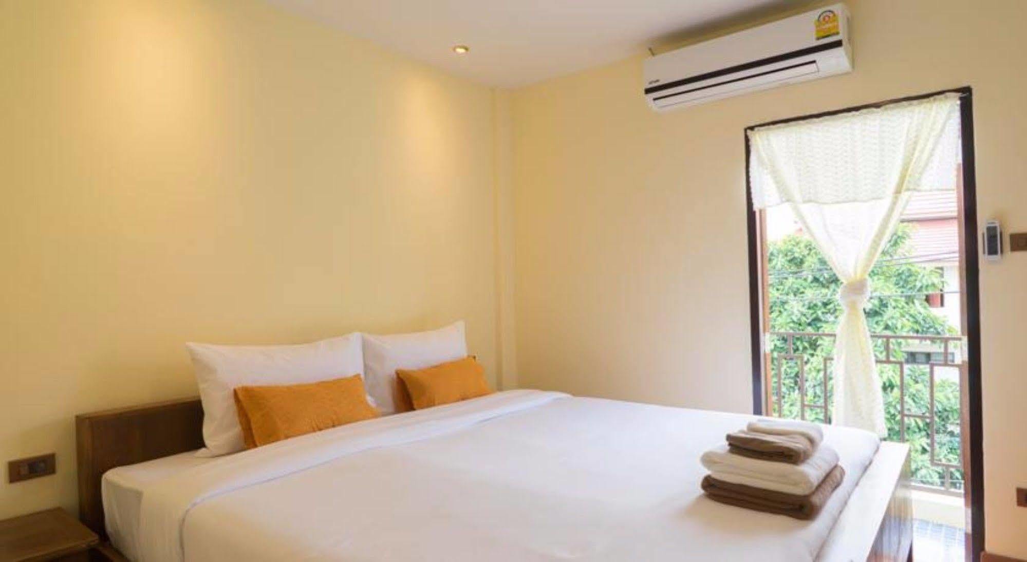 Manon Sleepeatdrink Bed and Breakfast Chiang Mai Exteriör bild