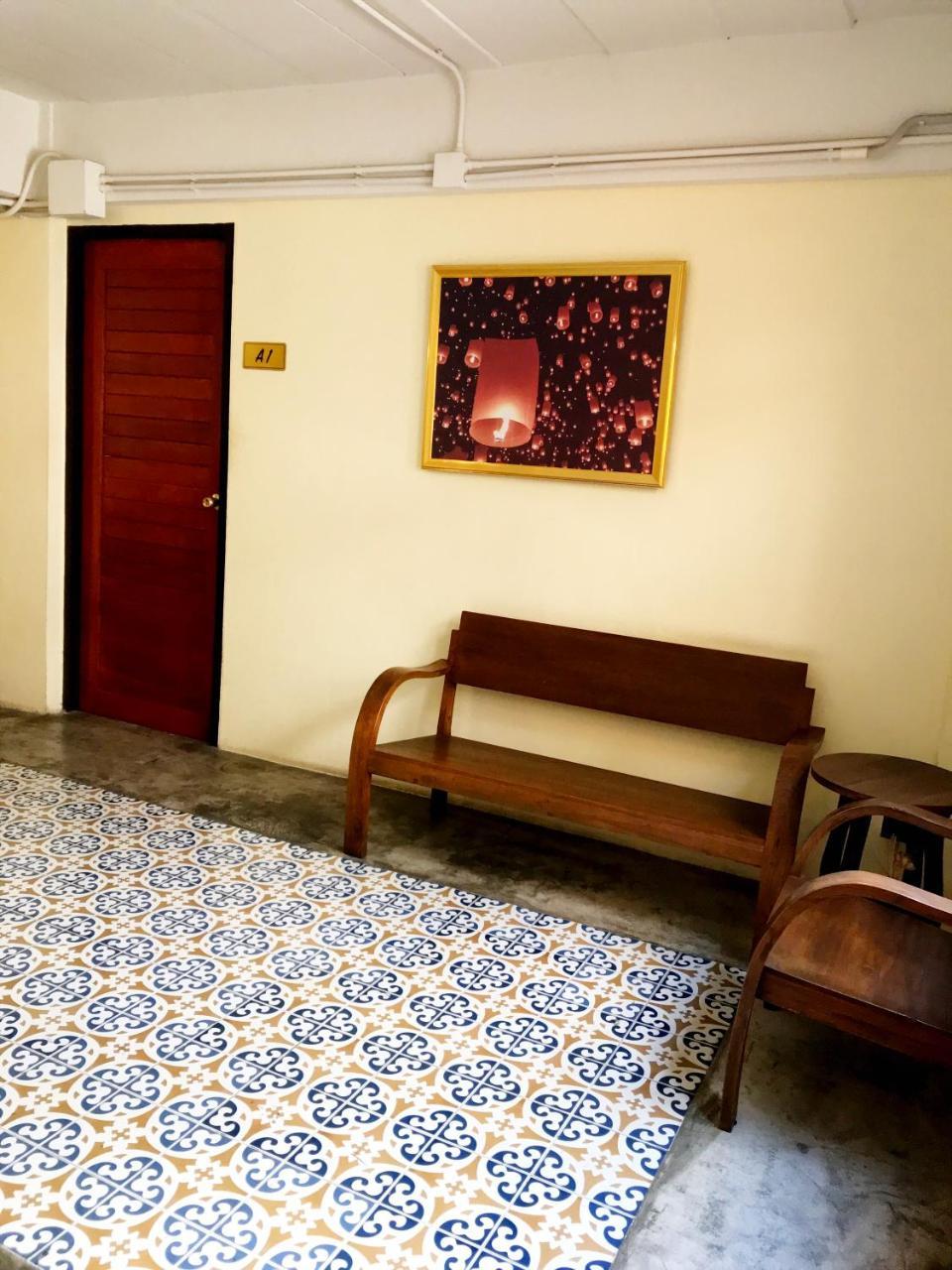 Manon Sleepeatdrink Bed and Breakfast Chiang Mai Exteriör bild